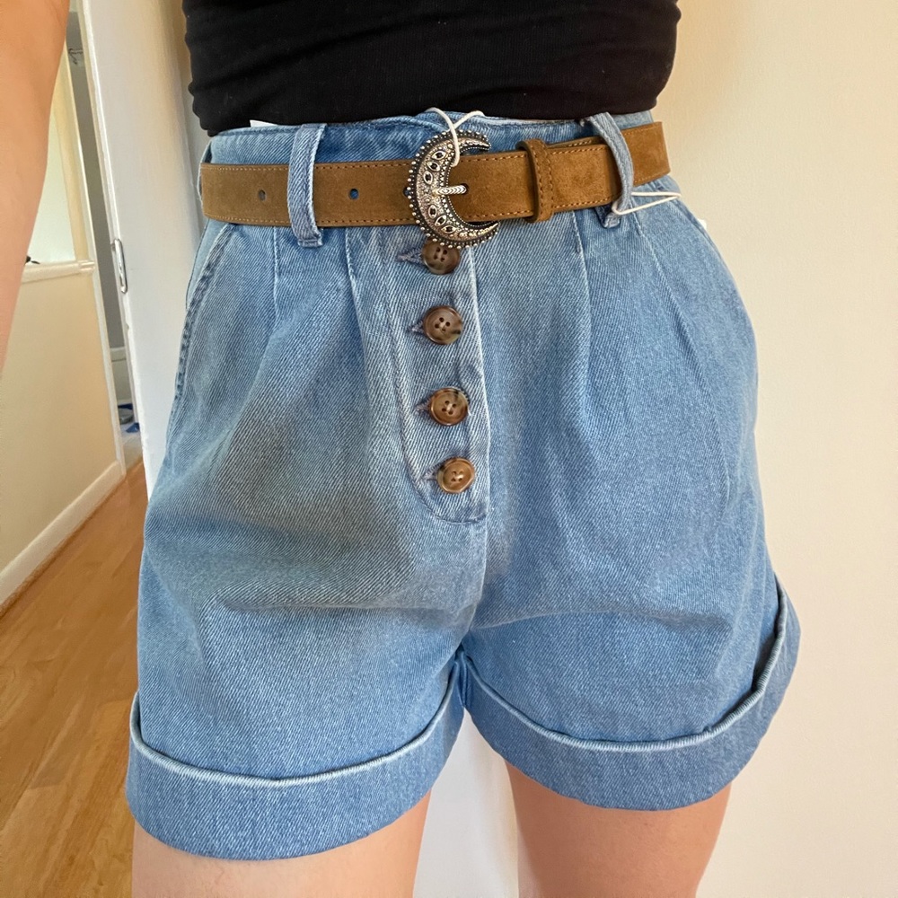 SOLD NWT Sézane Thin Louve Belt 75